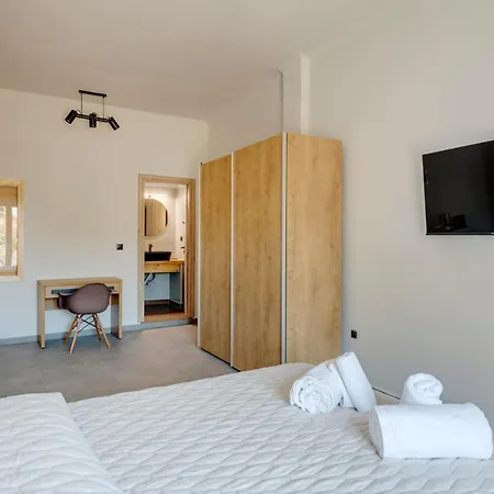 Aegean Glory Ermoupoli